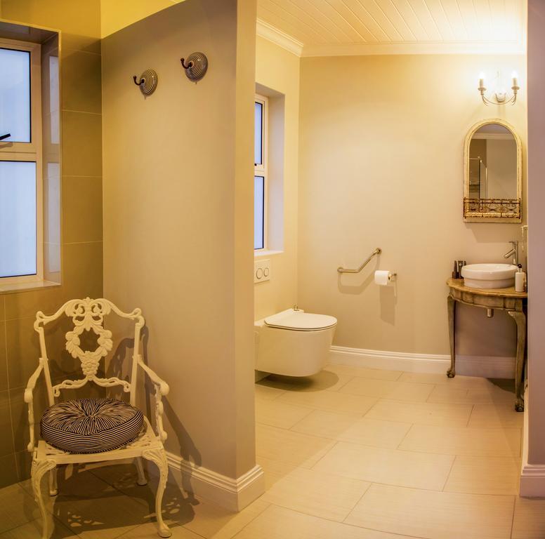 Bright On 5Th Guest House Port Elizabeth Exteriör bild