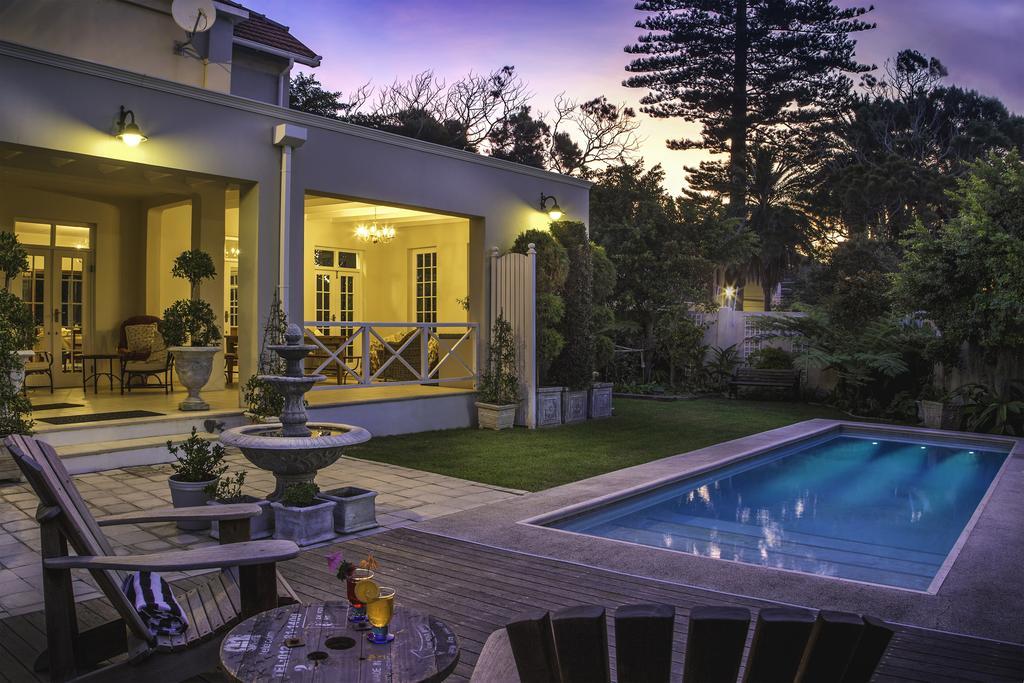 Bright On 5Th Guest House Port Elizabeth Exteriör bild